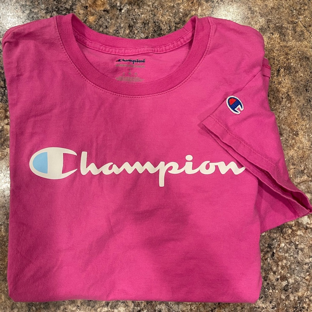 Like new Champion logo t-shirt